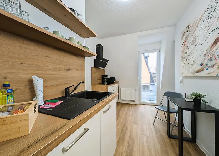 Bohnapartments - Topfmarkt Xxl - Neu In Zentrumslage, Vollausstattung, Wlan, Parkplaetze * Ильменау